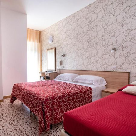 רימיני Hotel Ravello Adults Only מראה חיצוני תמונה