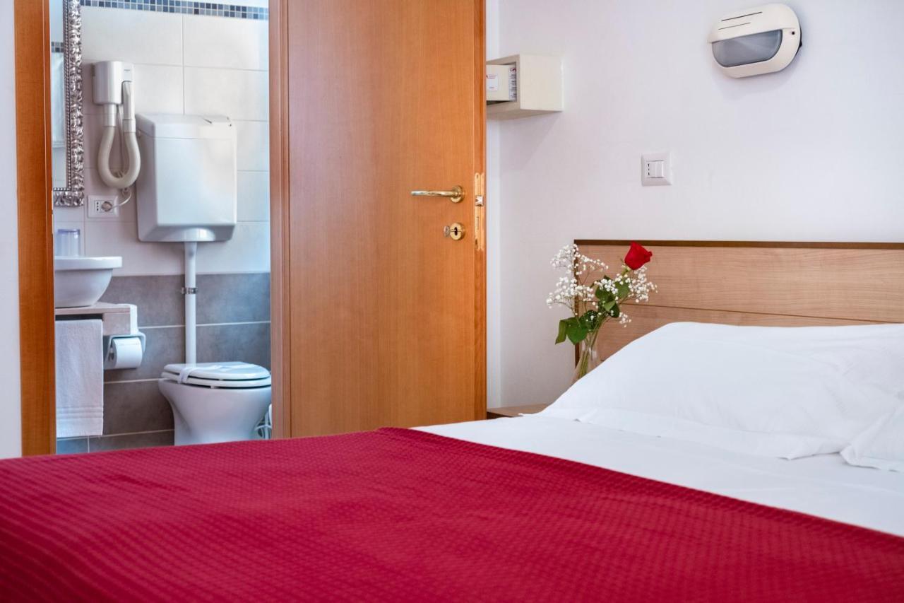 רימיני Hotel Ravello Adults Only מראה חיצוני תמונה