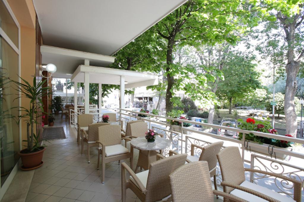 רימיני Hotel Ravello Adults Only מראה חיצוני תמונה