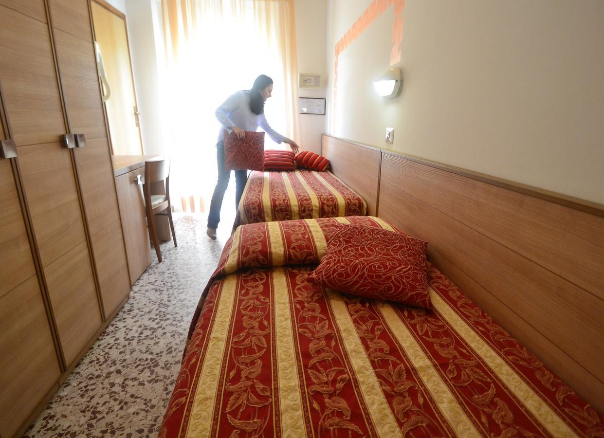 רימיני Hotel Ravello Adults Only מראה חיצוני תמונה