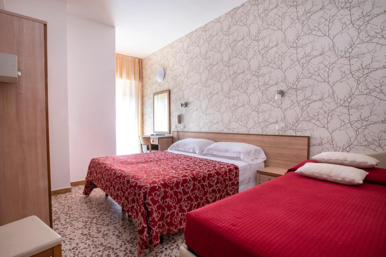 רימיני Hotel Ravello Adults Only מראה חיצוני תמונה